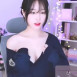 섹시한 한갱 보여주는 가슴골