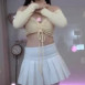BJ 지나 노란 크롭탑 흰 핫팬츠, 흰 테니스치마