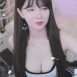 겨우디 끈나시 숙인 가슴골 검정 브라 노출