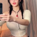 핸드폰 보면서 춤추는 청바지녀 마젠타