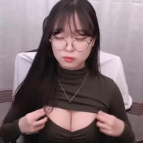 리옐 한달 휴방하기 전 의상