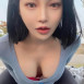 모델 이아이 혀 내밀고 브라 까지 보이는 숙인 가슴골