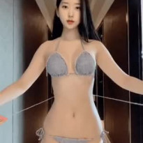 신재은 비키니 폼 몸매