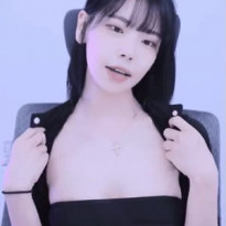 BJ 기룡이 젖꼭지만 가린 띠 튜브탑