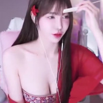 겨우디 중국풍 의상 묵직한 F컵 가슴