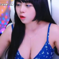 해까닥여울이 자연산 참가슴 파란 끈나시 가슴골