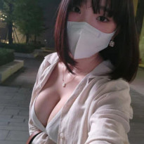 강인경 야심한 밤에 가슴 다 내놓고 외출