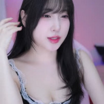 말랑복숭아 가슴골 레이스 메이드복 삐져나온 핑크 브라