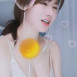 노래부르는 허니제니 깊은 가슴골