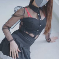 레이싱 모델 장미 시스루 블랙 망사 검스 룩북