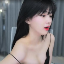 BJ 문월 자꾸 흘러내리는 어깨끈 깊은 가슴골 노출