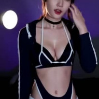 티모 고라니율 역대급 의상 오일바른 가슴골