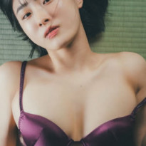 그라비아 아이돌 타카사고 미도리 손브라, 작은 브라, 비키니