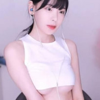아프리카 BJ 기룡이 가슴노출 지리는 몸매