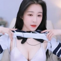 BJ 엘린 (전 크레용팝) 세라복 가슴골 오픈
