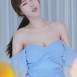 허니제니 바나나차차 하늘색 오프솔더 가슴골