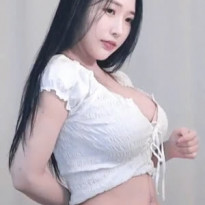 BJ 쭈 터질듯한 가슴 볼륨