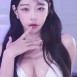 아이브 장원영 메이크업 한 빨간리본 하루좌 가슴골