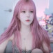 오지은 줄무늬 끈나시 핑크머리 가슴골