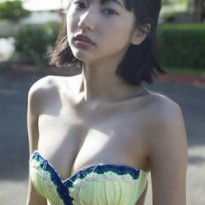 모델에서 여배우로 데뷔한 타케다 레나 비키니 몸매