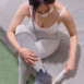 클라이밍 하는 워니 레깅스 흰나시 가슴골